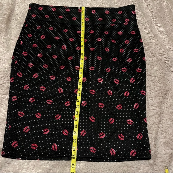 Torrid x Barbie Lips polka dot Pencil Skirt - Picture 5 of 8